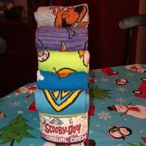 🐝🐝 BNWT 5 pair Men’s Scobby-Doo socks